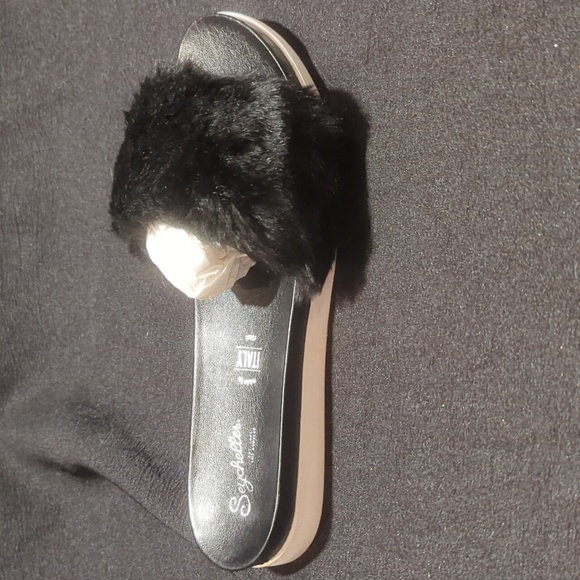 Seychelles "Beyond Reason" Furry Slide Sandal Women's size 8.5 NWT - Picture 2 of 7
